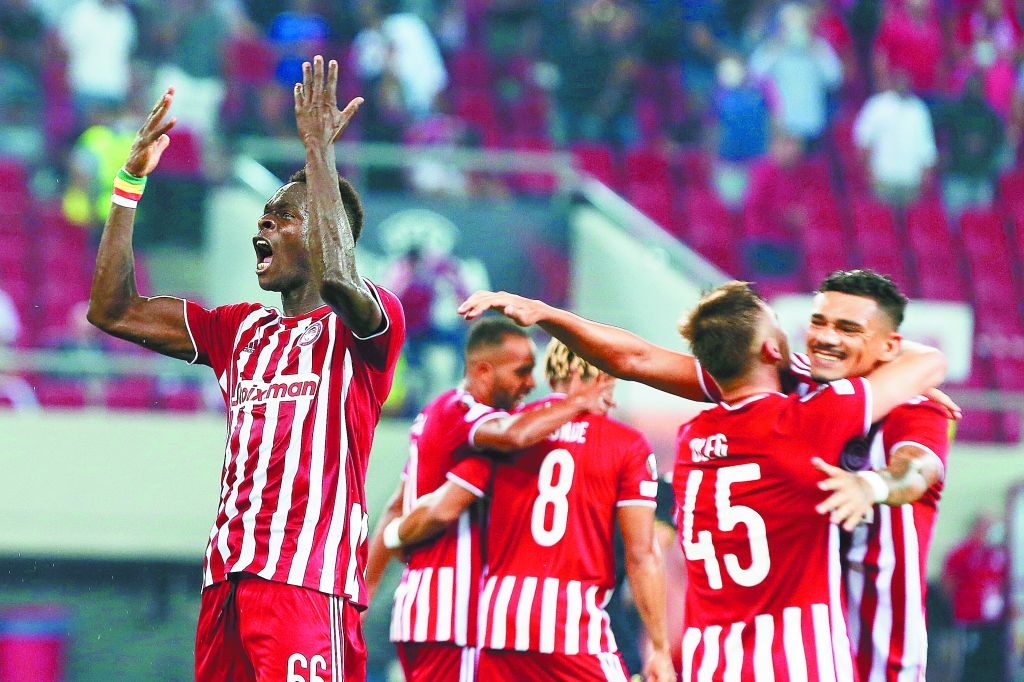 Ανάμεσα στα όνειρα και τον ρεαλισμό