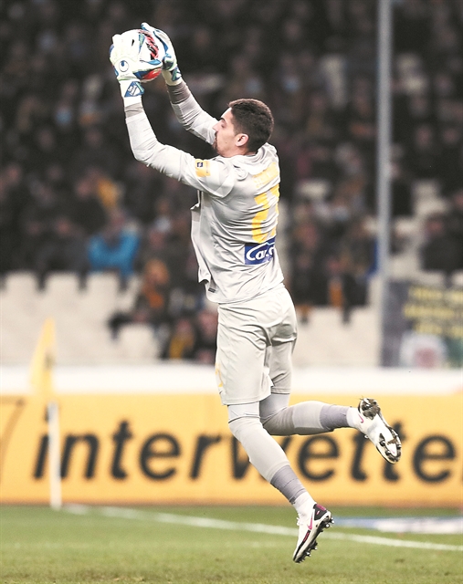 Θέλει να σπάσει τα κοντέρ