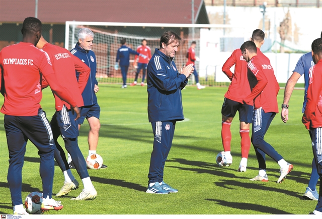 Ο διπλός… εορταστικός στόχος