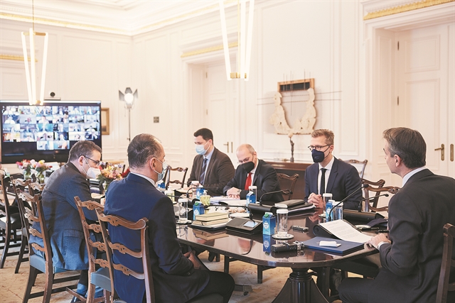 Τριπλή στήριξη κατά της ακρίβειας