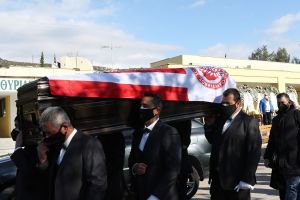 Το τελευταίο «αντίο» στον θρυλικό Μίμη Στεφανάκο