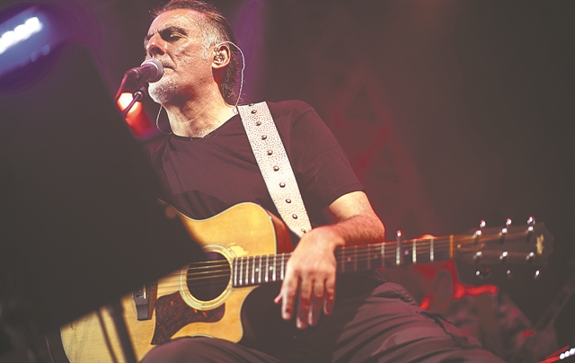 «Τα νέα παιδιά ακυρώνουν τη δική μας γκρίνια»