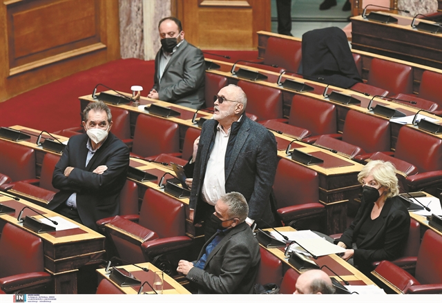 Βγάζουν τα όπλα τους για την τελευταία σύγκρουση