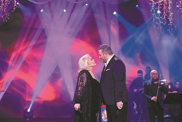 Ρεβεγιόν με τον Αντώνη Ρέμο και τη Μαρινέλλα στο Mega