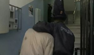 Την έσπασε στο ξύλο, τον άφησαν ελεύθερο