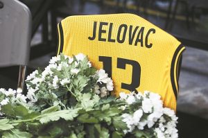 Δάκρυα για τον Γέλοβατς, ήττα στο παρκέ