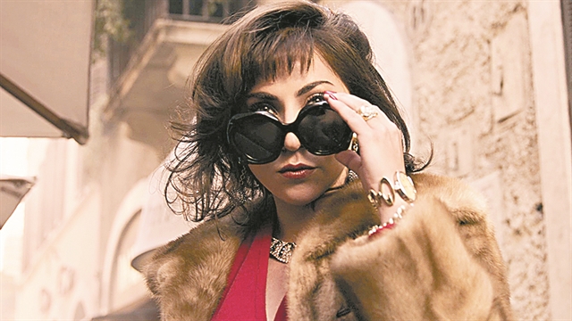 Κινηματογραφικό story και λαμπερές λεπτομέρειες