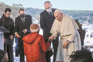 «Σας φοβάται όποιος δεν σας έχει δει στα μάτια»