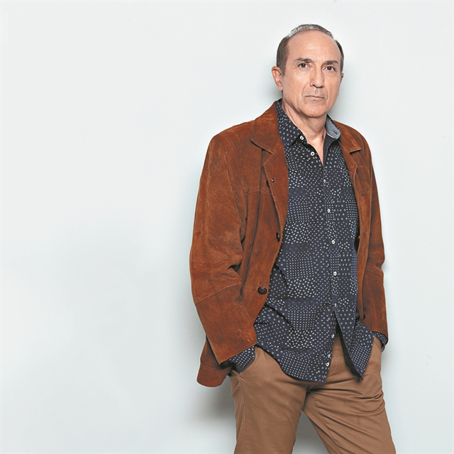 Στη «Σκοτεινή θάλασσα» των επικίνδυνων μυστικών