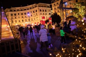 Όλα τα μέτρα για τους ανεμβολίαστους τα Χριστούγεννα
