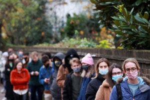 Βρετανία – Αυξάνονται συνεχώς οι διασωληνωμένοι