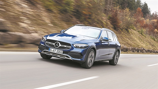 Πολυτελής και περιπετειώδης