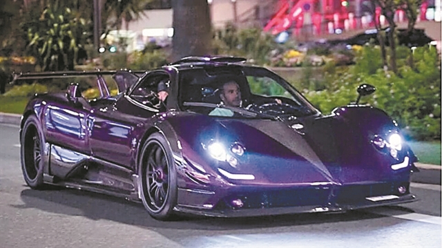 Ο Χάμιλτον πούλησε το αγαπημένο αυτοκίνητό του