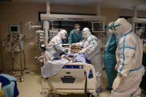 Καπραβέλος – Τι είπε για την Ομικρον και γιατί ζητά νέα μέτρα