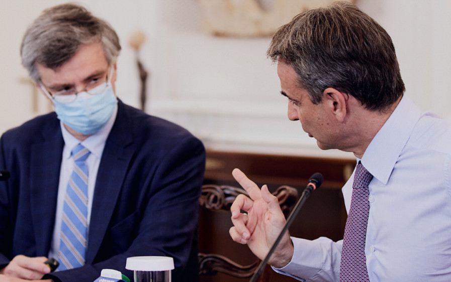 Κλειδώνουν τα μέτρα για τις γιορτές την Πέμπτη