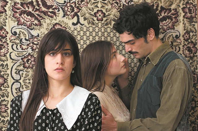 «Η ανθρώπινη τρέλα στο ταξίδι για την ευτυχία»