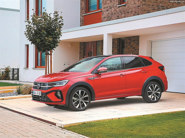 Kουπέ SUV με πλούσιο εξοπλισμό