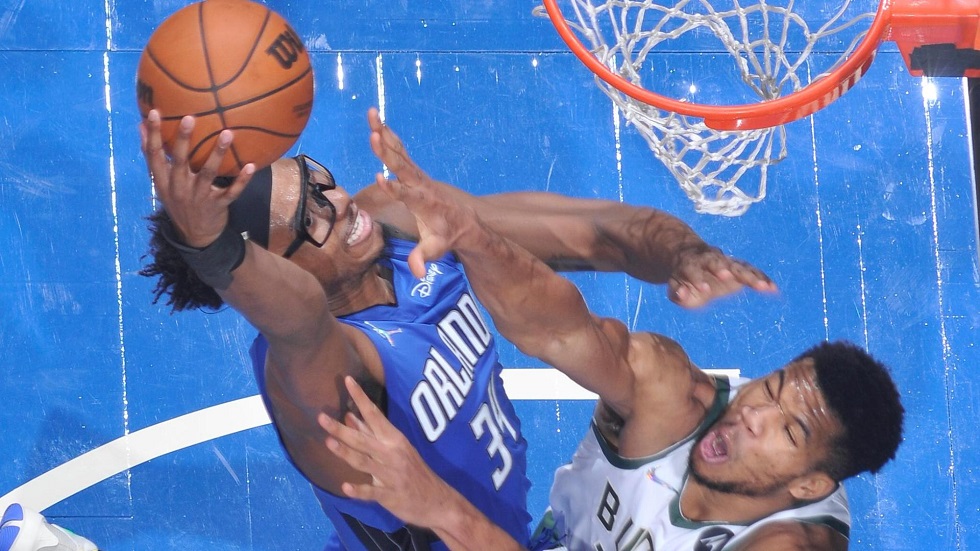 Ο Κάρτερ κάνει «poster» τον Γιάννη στην κορυφή του Top5