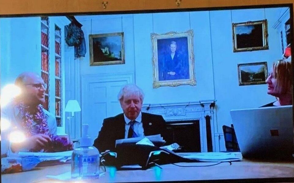 Βρετανία – Φωτογραφία του Μπόρις Τζόνσον αποκαλύπτει νέα παραβίαση των περιοριστικών μέτρων