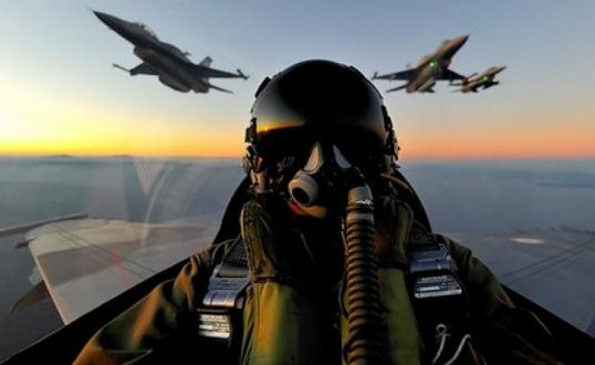 Τούρκος πιλότος – «Πετάω 23 χρόνια μαχητικά και είμαι άνεργος