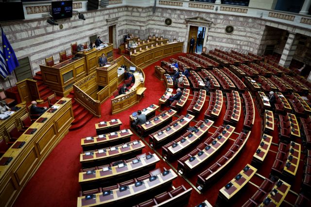 Κατατέθηκε η τροπολογία για χαμηλοσυνταξιούχους και άτομα με αναπηρία | tanea.gr