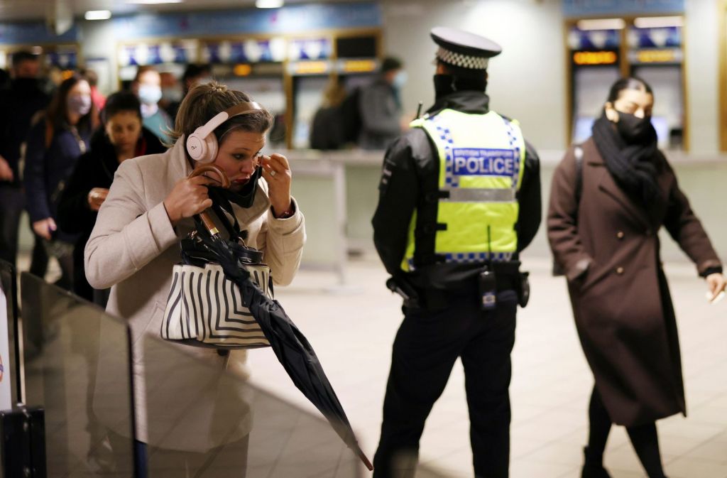 Άλλα δέκα επιβεβαιωμένα κρούσματα της παραλλαγής Όμικρον στη Βρετανία