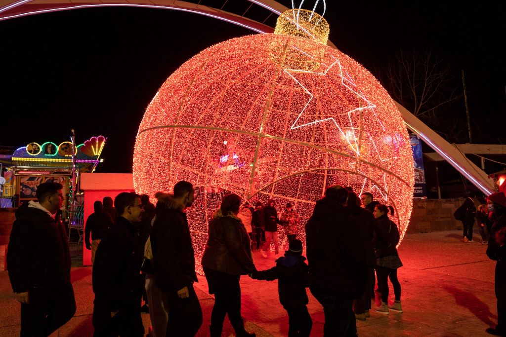 Όμικρον – Νέα μέτρα για να μην μας βγουν… ξινά τα Χριστούγεννα