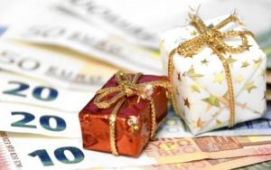 Δώρο Χριστουγέννων – Εργοδότες το ζητούν πίσω από τους εργαζόμενους