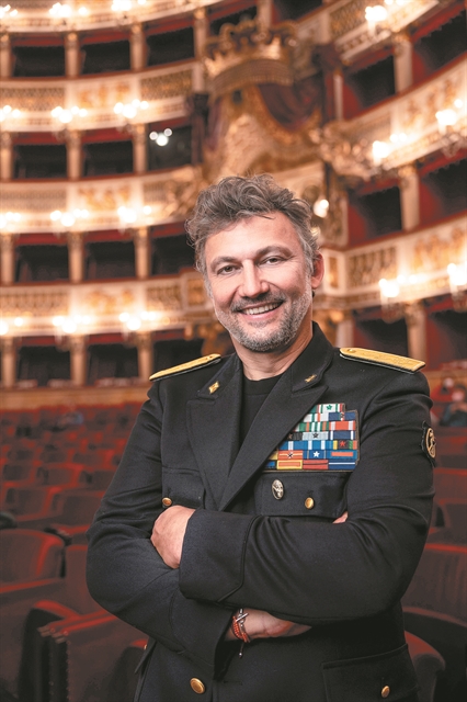 Στη Νάπολι ζεις κάθε μέρα σαν να είναι η τελευταία