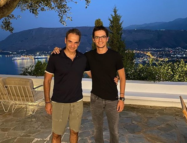 Θετικός στον κοροναϊό ο Κωνσταντίνος Μητσοτάκης – ΝΔ κατά ΣΥΡΙΖΑ για πόλεμο λάσπης στην οικογένεια του πρωθυπουργού