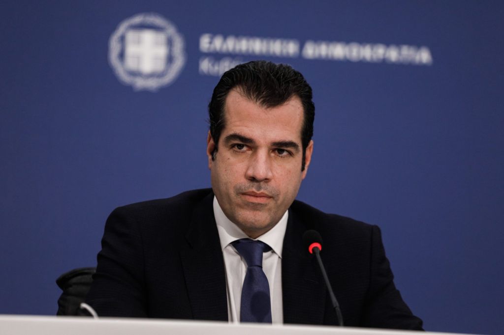 Πλεύρης σε εκπροσώπους Super League – Καμία αλλαγή στα μέτρα, μένει το πλαφόν των 1.000 θεατών