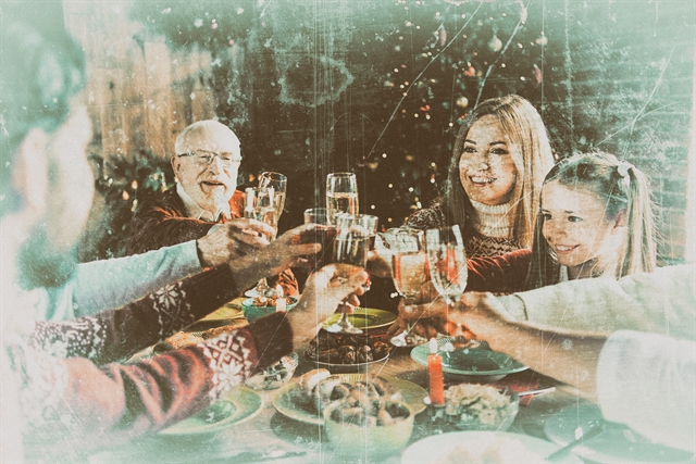 Αυτά που λένε οι φίλοι στο τραπέζι