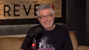 Στάθης Παναγιωτόπουλος – Με υπολογιστές και καυτό υλικό φεύγουν οι αστυνομικοί