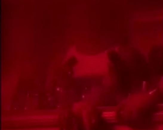 Τράπερ Light – Νέο βίντεο-ντοκουμέντο με τα όπλα στα χέρια σε κλαμπ στο Γκάζι