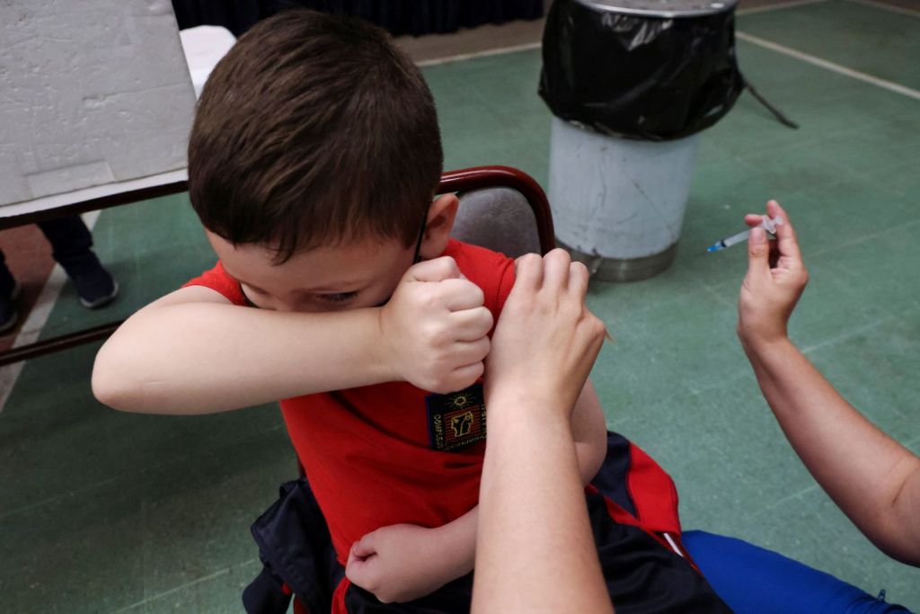 Εμβόλια – Pfizer και BioNTech θα δοκιμάσουν τρίτη μειωμένη δόση σε παιδιά κάτω των πέντε ετών