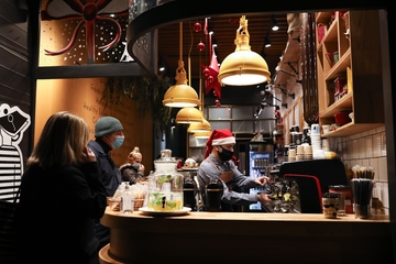 Το «μαύρο» ρεκόρ κρουσμάτων βάζει… σε σίγαση τα καταστήματα