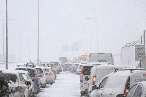 Πρόστιμα 2 εκατ. ευρώ για το χάος που έφερε ο χιονιάς