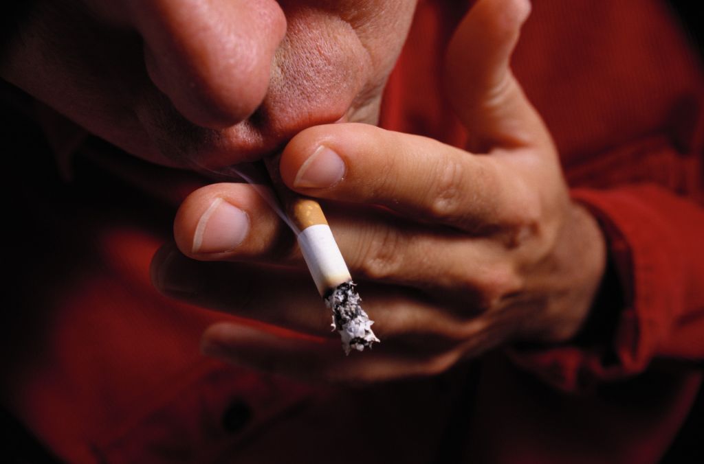 Κάπνισμα – Οσοι νοσούν με καρκίνο του πνεύμονα δεν είναι αργά να κόψουν το τσιγάρο
