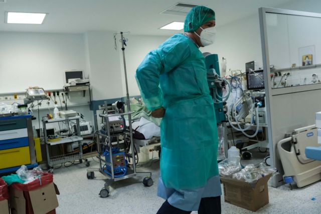 Κοροναϊός – Επιστράτευση ιδιωτών γιατρών και νέα μέτρα μετά τις 16 Ιανουαρίου
