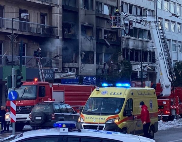 Εκρηξη στη Συγγρού: Τραυματίας σε σοβαρή κατάσταση μεταφέρεται στο Λαϊκό νοσοκομείο | tanea.gr