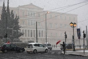 Εκτακτο δελτίο επιδείνωσης καιρού: Ερχονται καταιγίδες και θυελλώδεις άνεμοι από το βράδυ