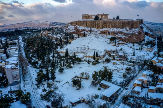 Κακοκαιρία «Ελπίδα»: Διατηρείται το κύμα χιονιά, δεν θα λιώσει ο πάγος