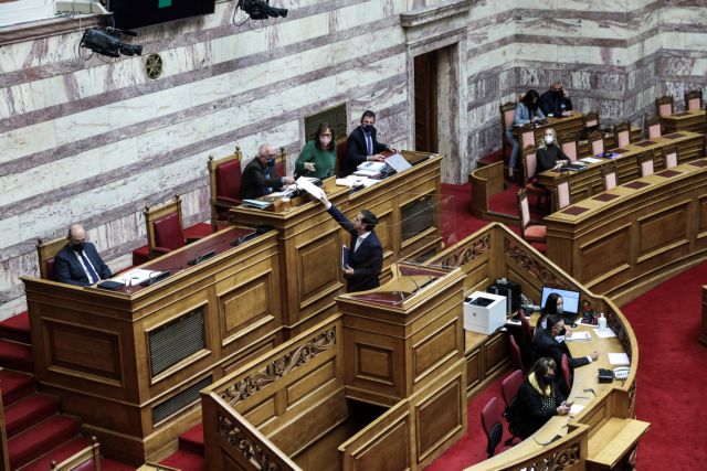 Πρόταση μομφής: Το παρασκήνιο της απόφασης Τσίπρα | tanea.gr