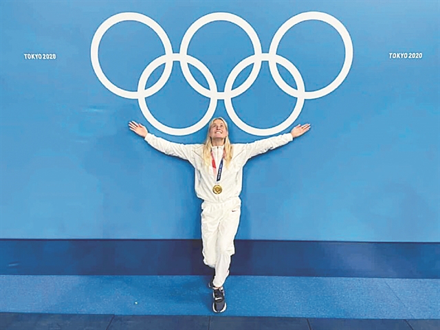 Με άλλη… σημαία