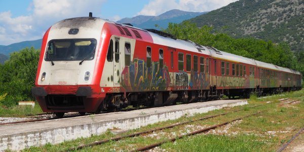 Κακοκαιρία «Ελπίδα»: 1.000 ευρώ αποζημίωση στους επιβάτες τρένων που ταλαιπωρήθηκαν από τον χιονιά | tanea.gr
