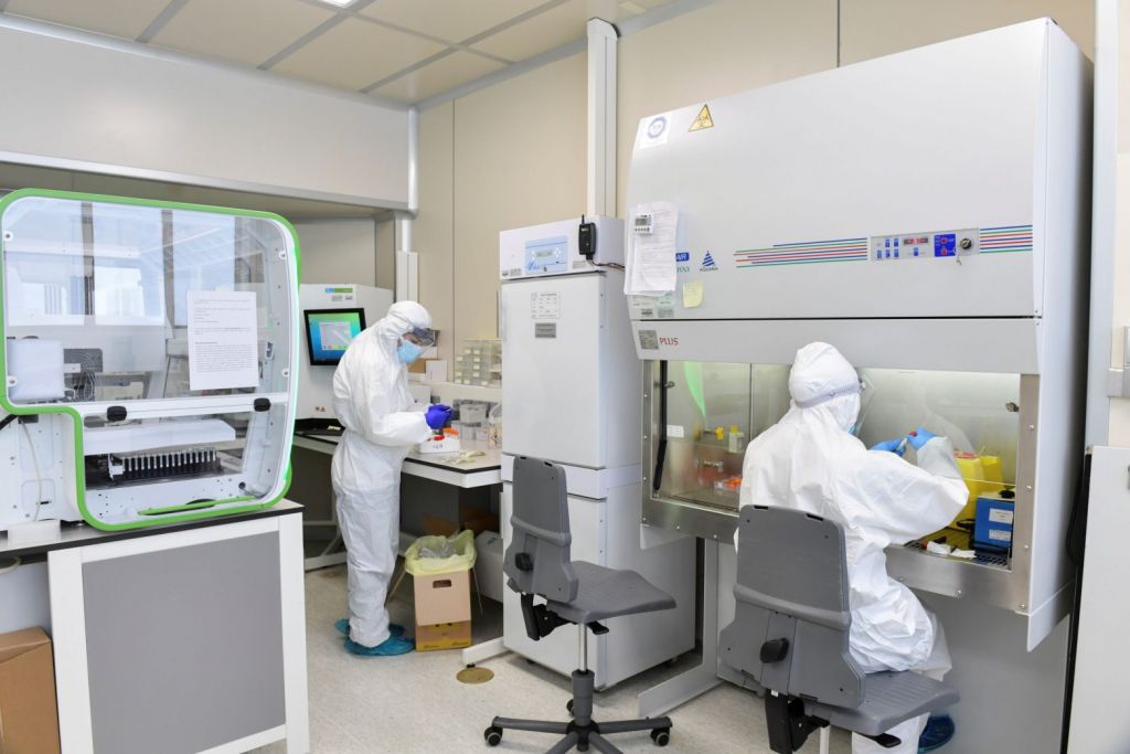 Κοροναϊός: Οκτώ ερωτήσεις και απαντήσεις για τη νέα υποπαραλλαγή της Ομικρον