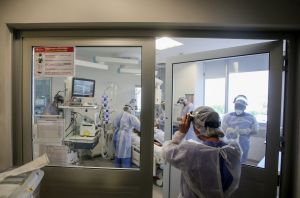 Κοροναϊός – 17.447 νέα κρούσματα και 78 θάνατοι – Στους 686 οι διασωληνωμένοι