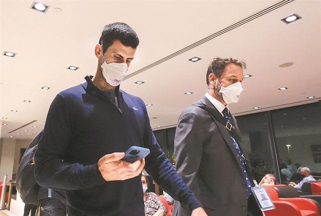 «Σέβομαι την απόφαση, φεύγω από τη χώρα»