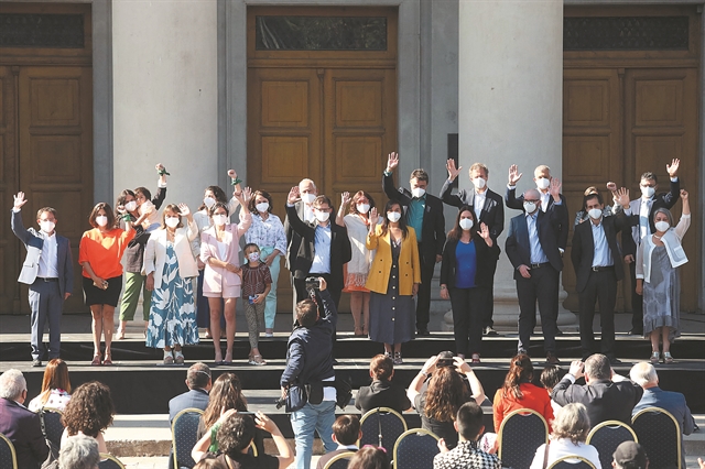 Προοδευτική κυβέρνηση με πλειοψηφία γυναικών