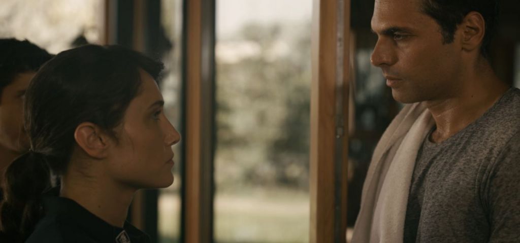 Σκοτεινή θάλασσα – Εκρηκτικές συγκρούσεις λίγο πριν τη λύση του μυστηρίου